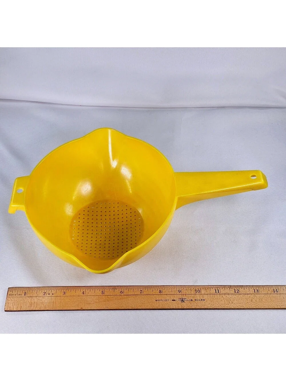 Vintage Tupperware Yellow Colander Strainer Long Handle 13.5 Inch 152-4 Retro